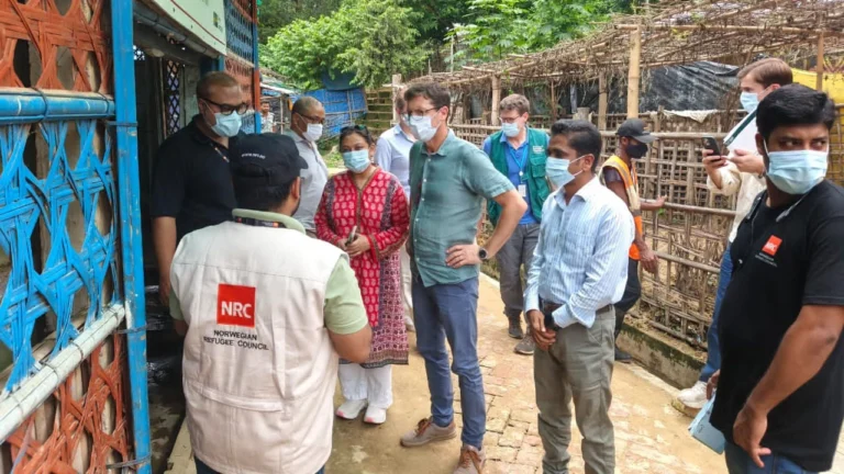 রোহিঙ্গা ক্যাম্পে নরওয়ের রাষ্ট্রদূতের পরিদর্শন