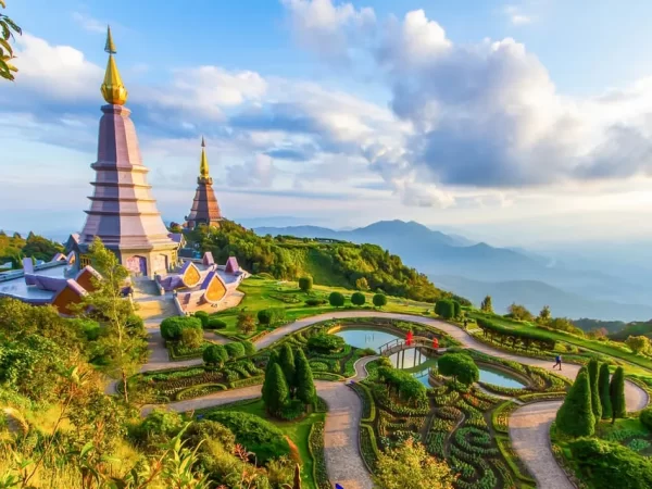 Solo Travel Guide: Tips for a Safe and Memorable Trip